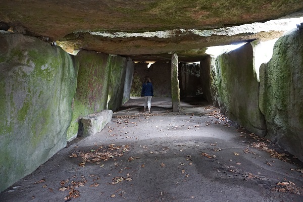 dolmen interior small